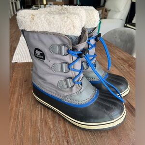 Youth Sorel winter boots sz 5
